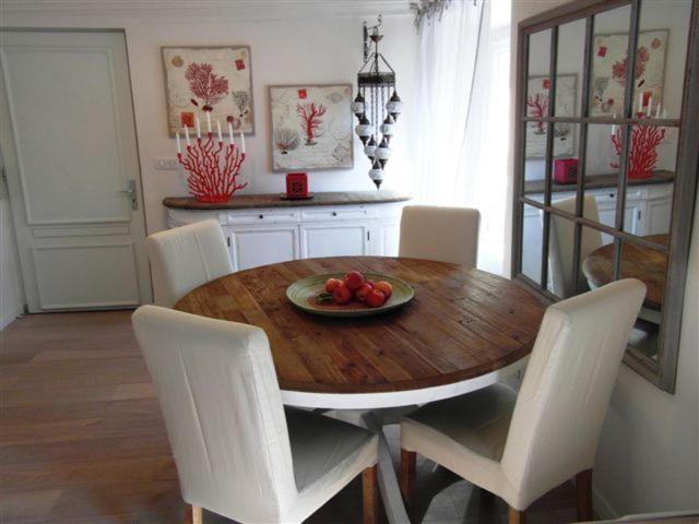 Charming Corner Abode With Castle Views Apartman Nizza Kültér fotó